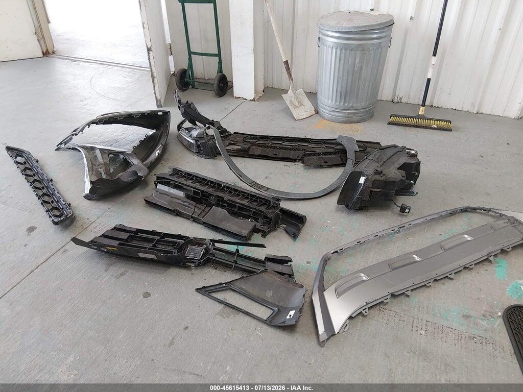 3VV3B7AX1JM024612 2018 VOLKSWAGEN TIGUAN photo no. 12
