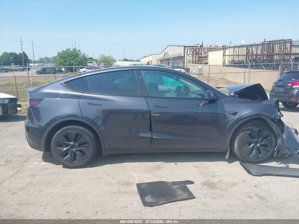7SAYGDEE4RF128284 2024 TESLA MODEL Y photo no. 11