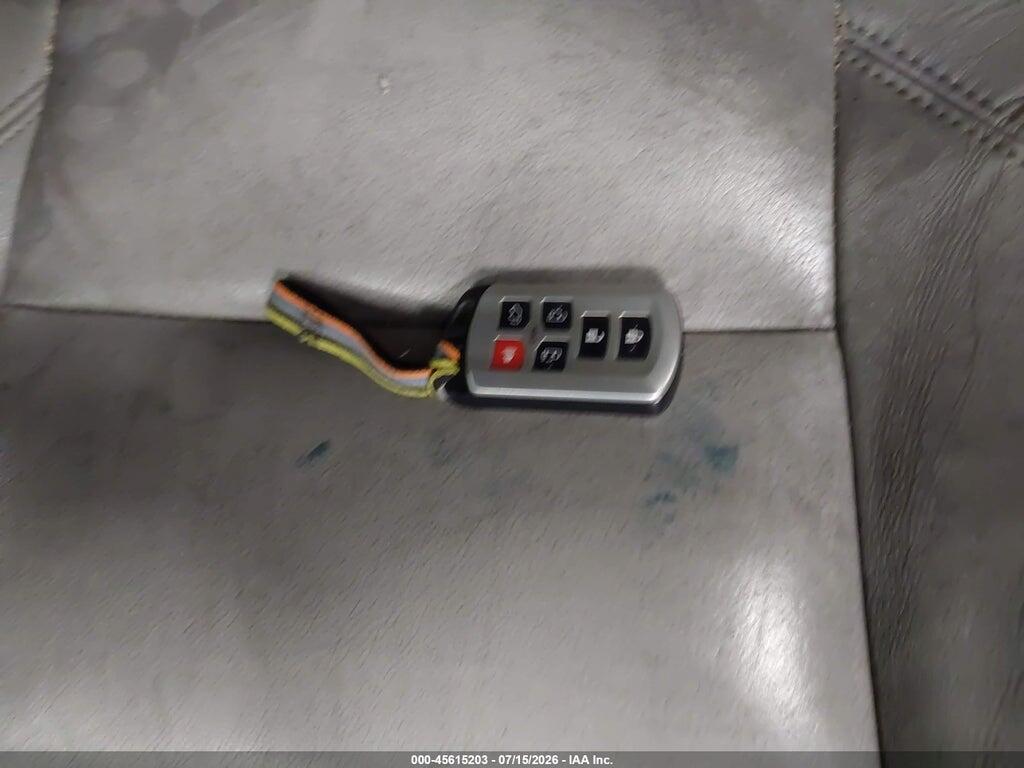5TDYK3DC7FS533875 2015 TOYOTA SIENNA photo no. 11