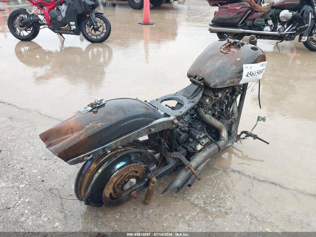 1HD1GP1176K306172 2006 HARLEY-DAVIDSON FXDWGI photo no. 4