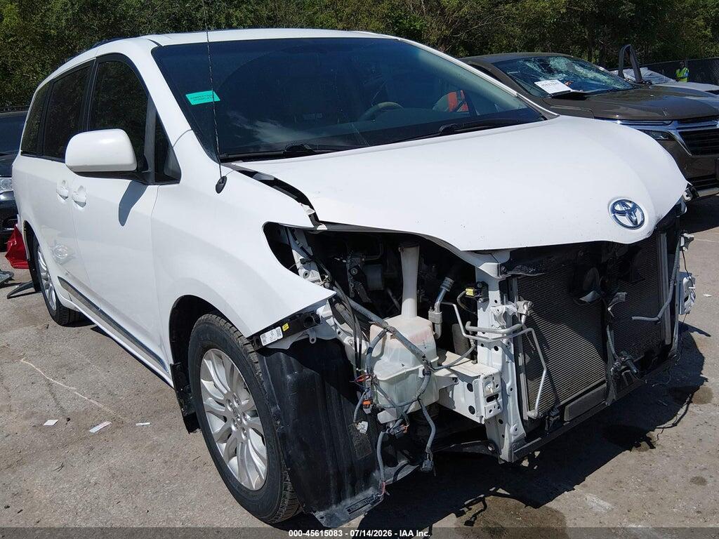 5TDYK3DC2BS165180 2011 TOYOTA SIENNA photo no. 1