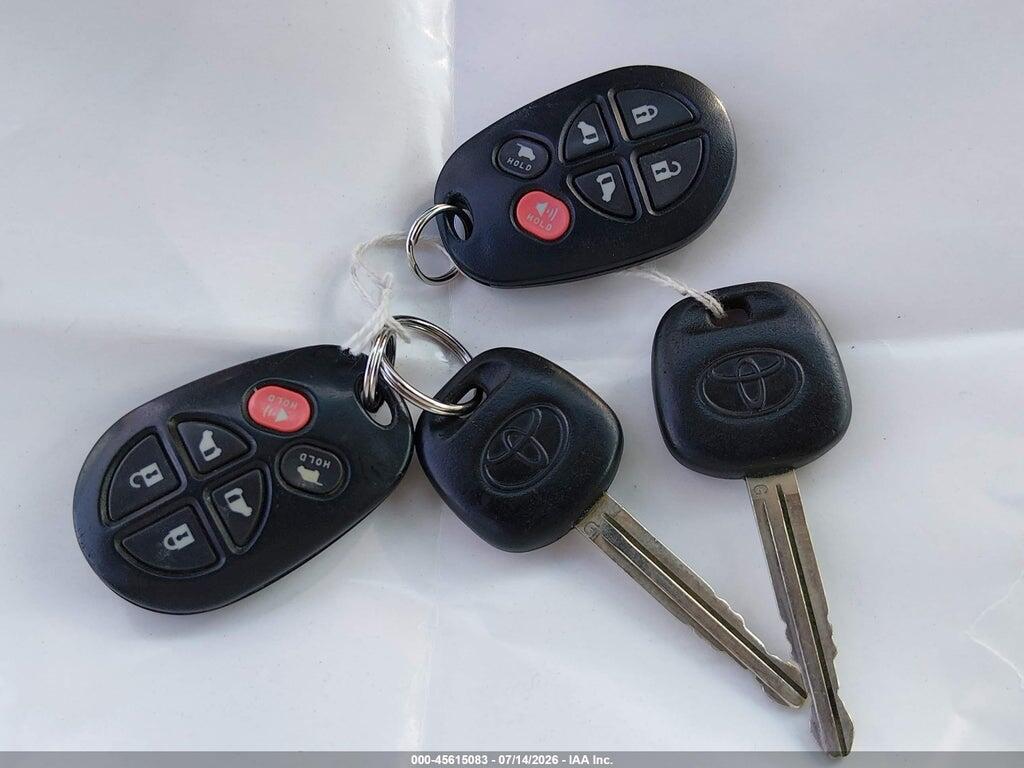 5TDYK3DC2BS165180 2011 TOYOTA SIENNA photo no. 11