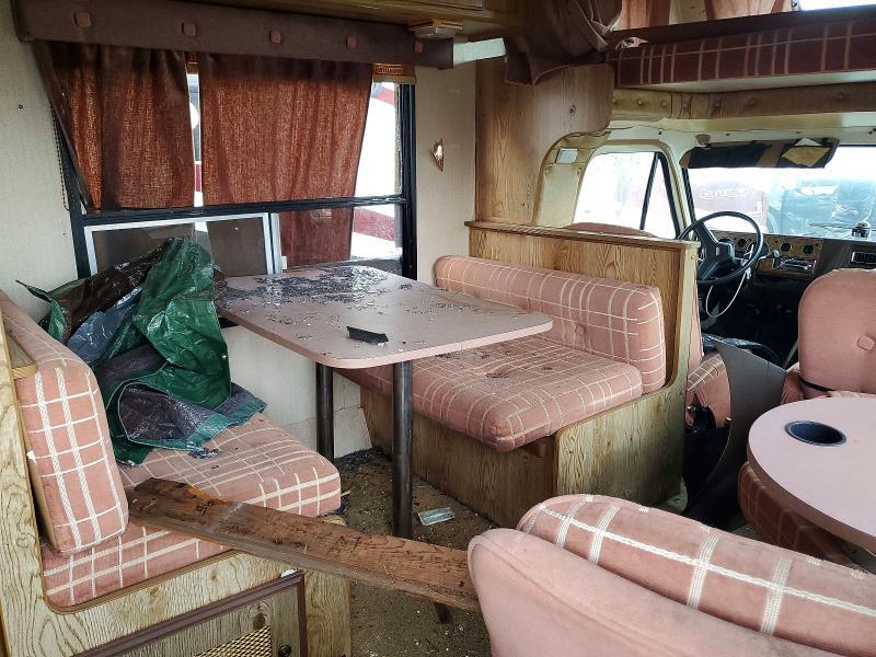 2GBJG31M3E4172041 1984 MALLARD MOTORHOME photo no. 6