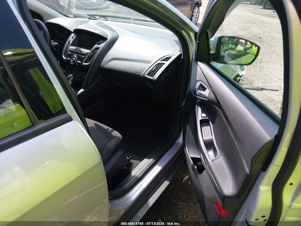 1FADP3H27HL225407 2017 FORD FOCUS photo no. 5