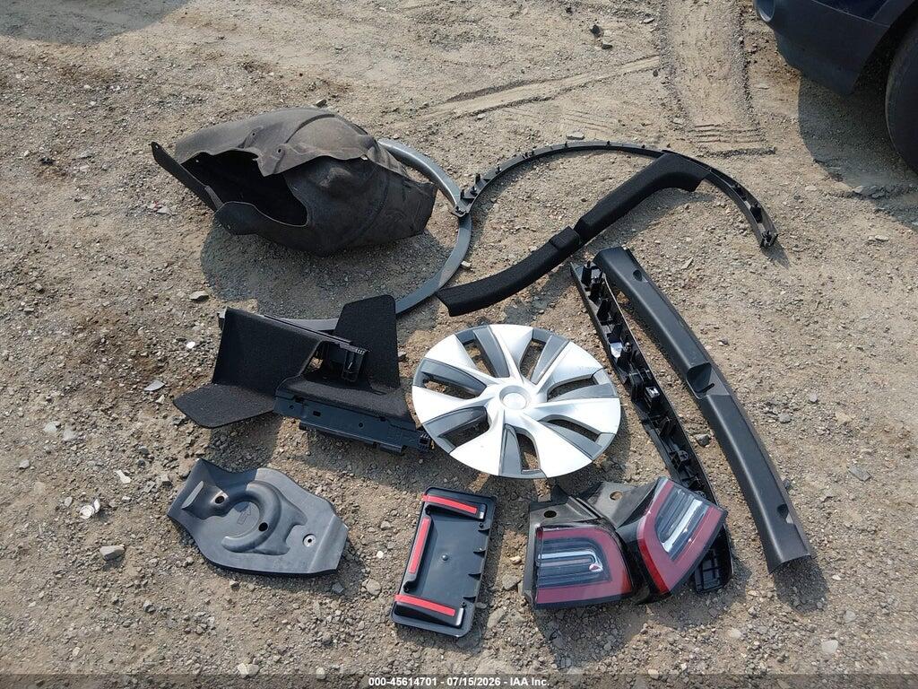 7SAYGDED7RF017154 2024 TESLA MODEL Y photo no. 11