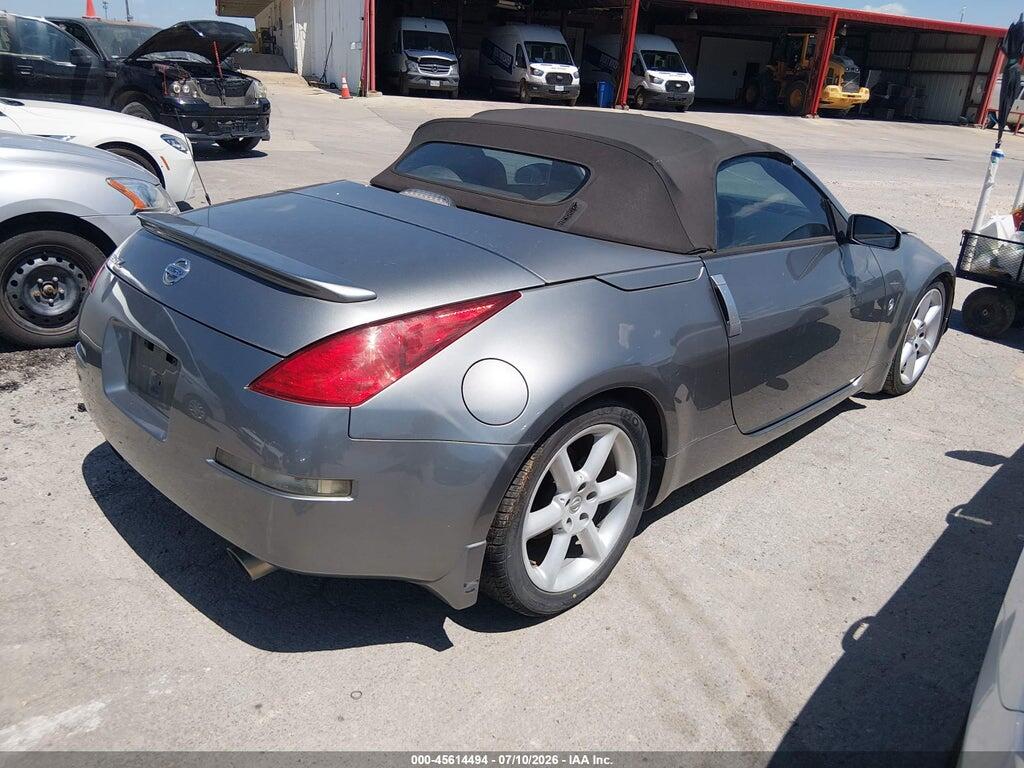 JN1AZ36A24T010032 2004 NISSAN 350Z photo no. 4