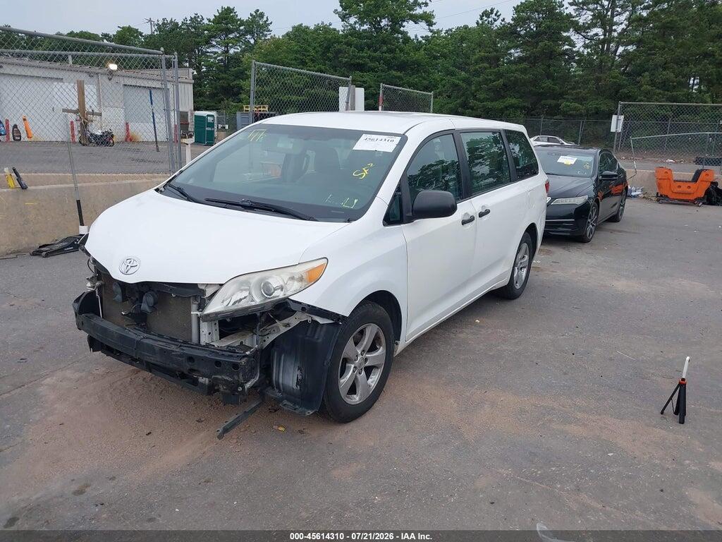5TDZK3DC6FS654949 2015 TOYOTA SIENNA photo no. 2