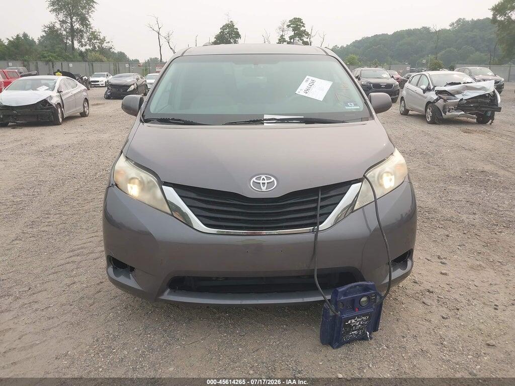 5TDKK3DC3BS117385 2011 TOYOTA SIENNA photo no. 12