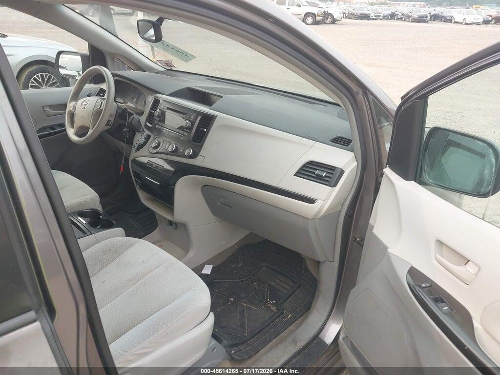 5TDKK3DC3BS117385 2011 TOYOTA SIENNA photo no. 5