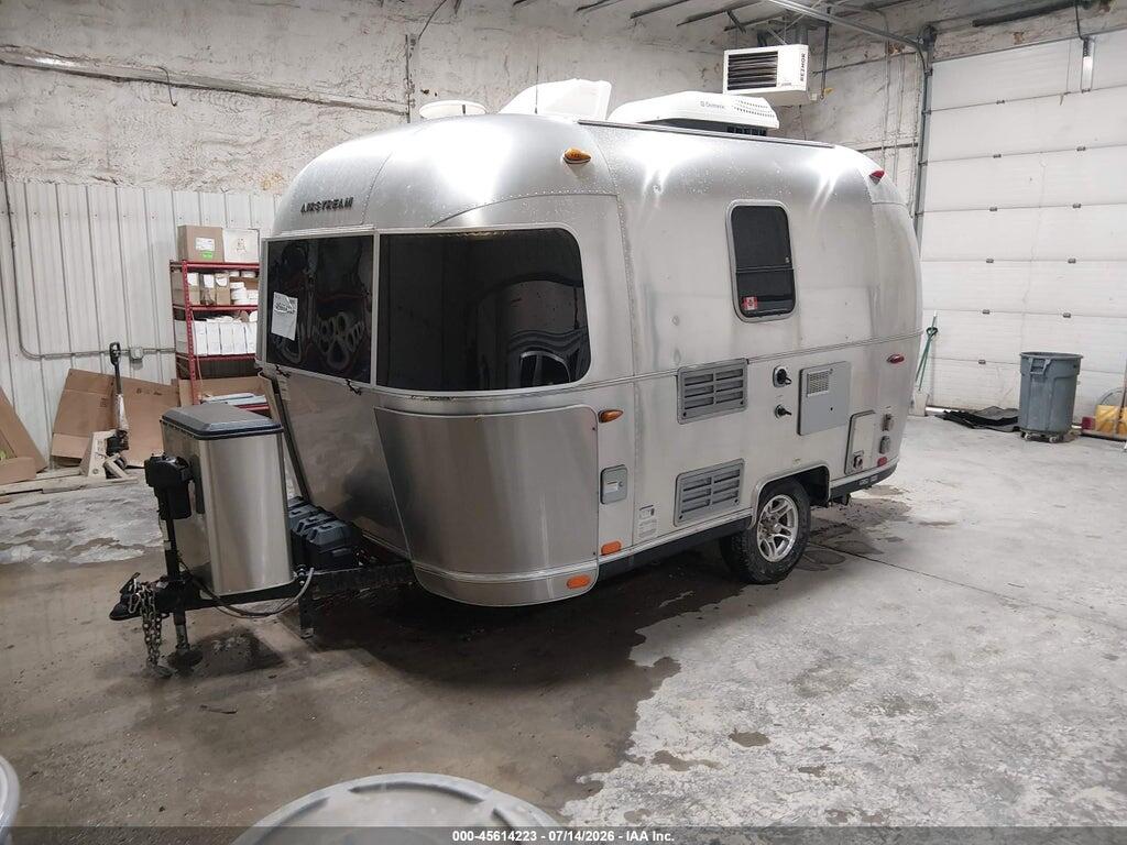 1STHRAC13GJ535333 2016 AIRSTREAM BAMBI SPORT SERIES M photo no. 2
