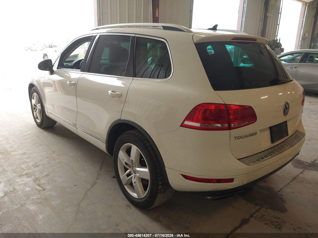 WVGFF9BP3BD005885 2011 VOLKSWAGEN TOUAREG photo no. 3