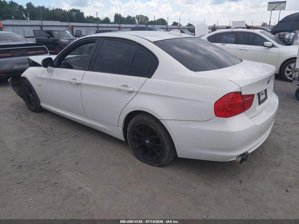 WBAPH7G53ANM54228 2010 BMW 328I photo no. 3
