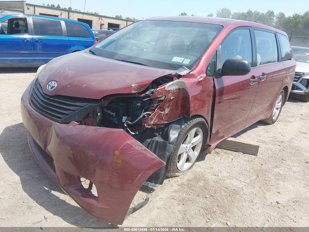 5TDZK3DC4DS282573 2013 TOYOTA SIENNA photo no. 2