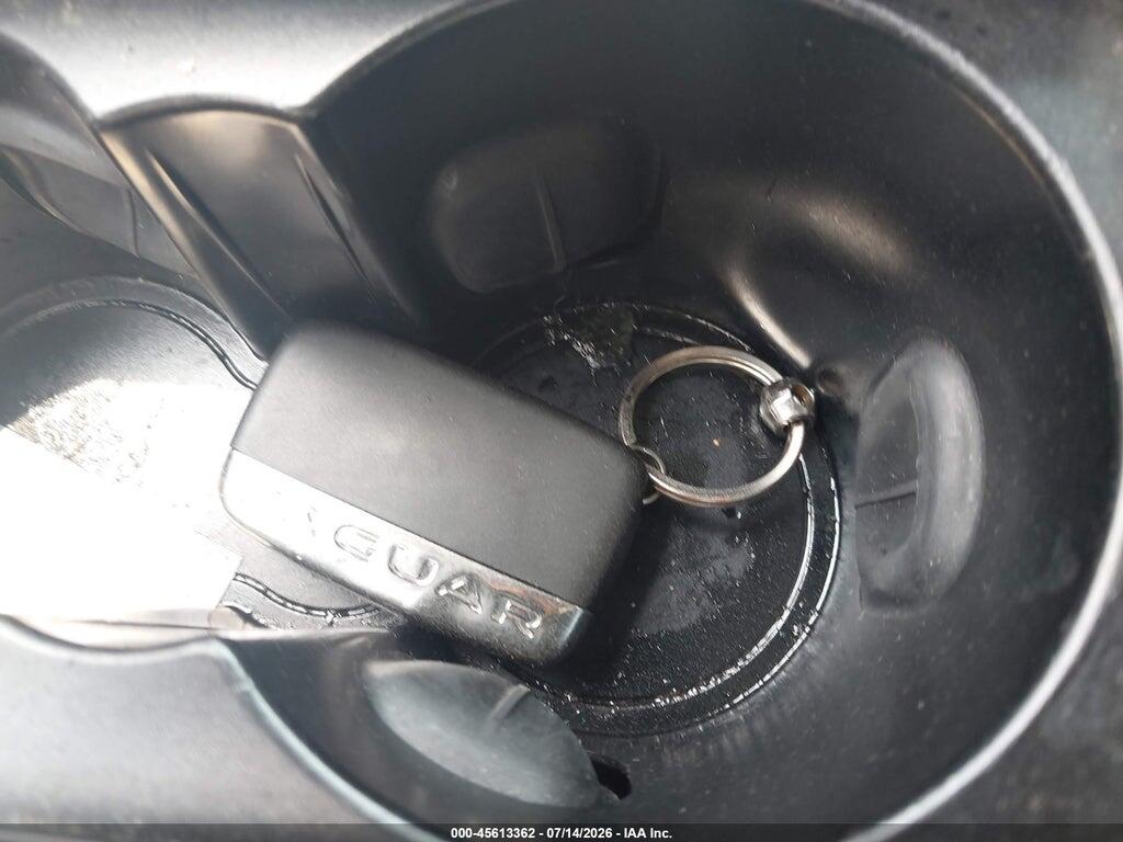 SAJBJ4BV4HCY32166 2017 JAGUAR XF photo no. 11