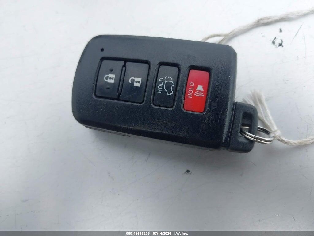JTMRJREV4GD015441 2016 TOYOTA RAV4 HYBRID photo no. 11